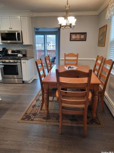 72 Winganhauppauge Rd, Islip Manor NY  11751-2613 exterior