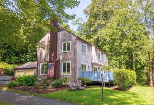 283 Mamanasco Rd, Ridgefield CT  06877-2425 exterior