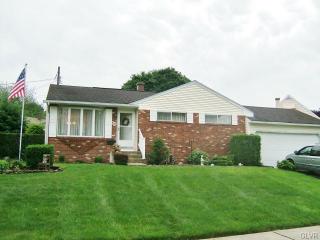 2353 Eden Ln, Bethlehem, PA 18018-1160