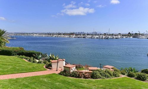 2900 Nichols St, San Diego CA 92106-3426 exterior