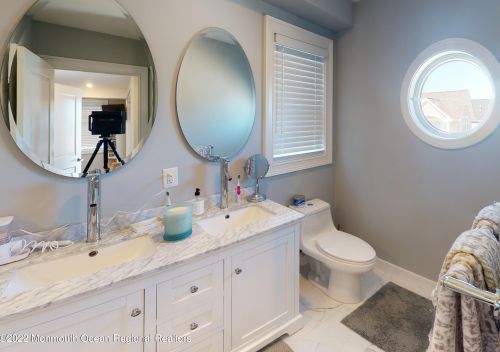 5 Fort Ave, Pelican Island NJ  08751-1512 exterior