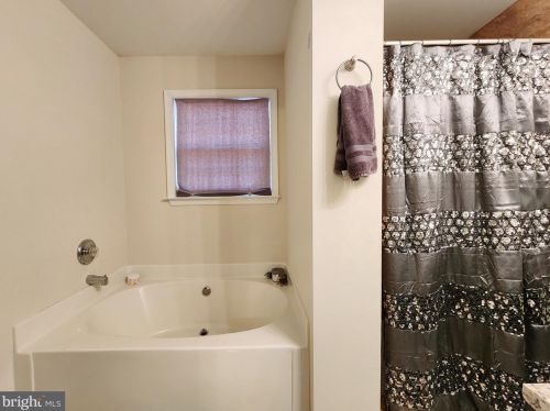 211 Castle Dr, Montross VA  22520-8615 exterior