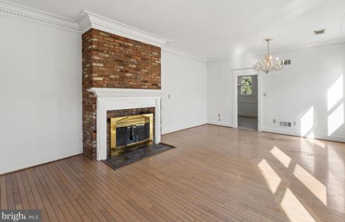 916 Capitol St, Washington DC 20003-1533 exterior