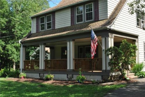 1477 Country Club Rd, Middletown, CT 06457-2345