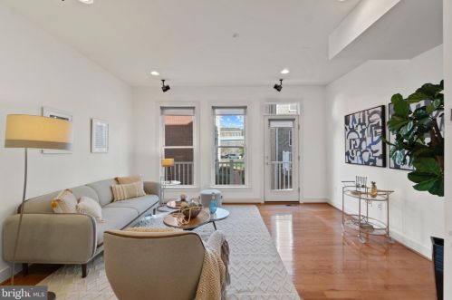 310 I St, Washington, DC 20003-3444