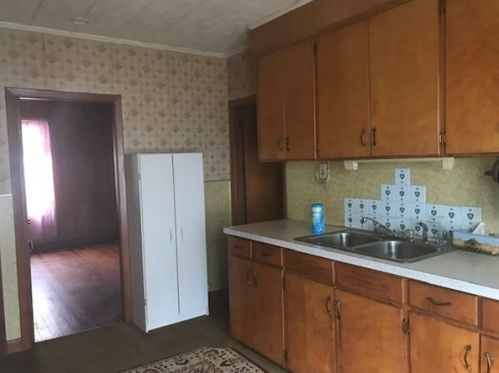 26 Owen Ave, Fall River MA 02726-2834 exterior