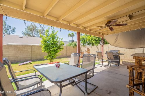 6319 Turquoise Ave, Glendale AZ 85302-1037 exterior