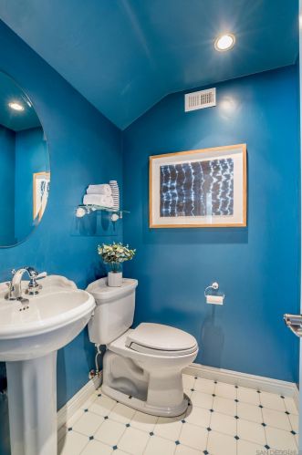 1151 Turquoise St, San Diego CA 92109-1247 exterior