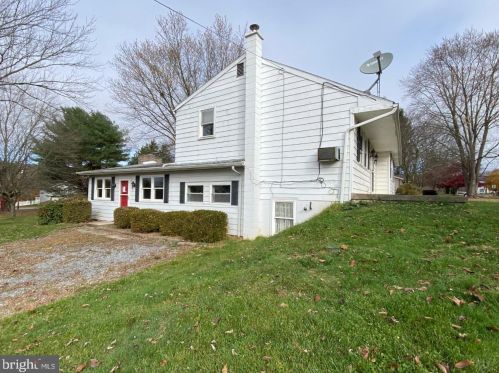 825 Elizabeth Dr, Molino PA  17961-1503 exterior