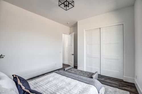 6434 12 St, Phoenix AZ 85086-4804 exterior