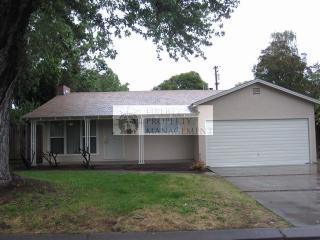 1736 Bronson Ave, Modesto CA  95350-4133 exterior