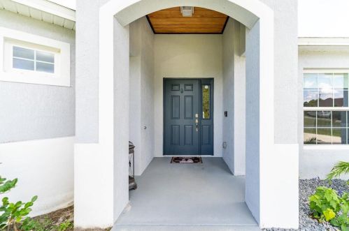 1074 Payne Ave, Fort Pierce, FL 34953-3472