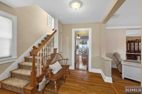 197 10th St, Wood-Ridge, NJ 07075-1508