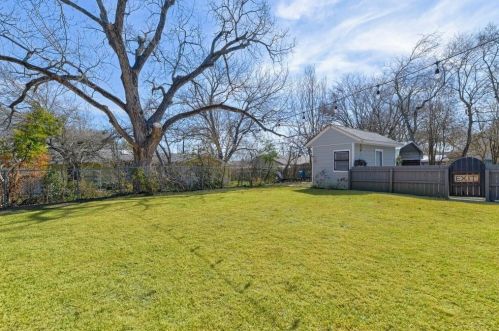 1201 Hutto Rd, Georgetown TX 78626-6101 exterior