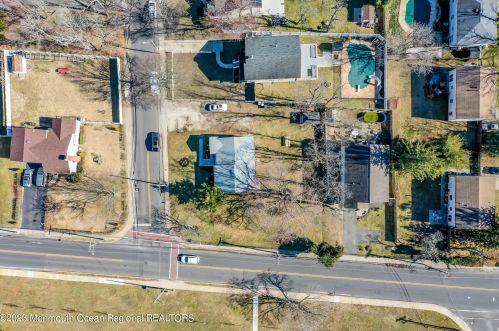 58 Richardson Ave, Tinton Falls NJ  07724-1313 exterior