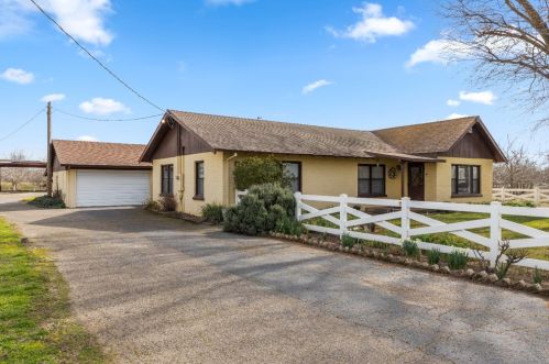 1001 Townhill Rd, Valley Home CA  95361-8619 exterior