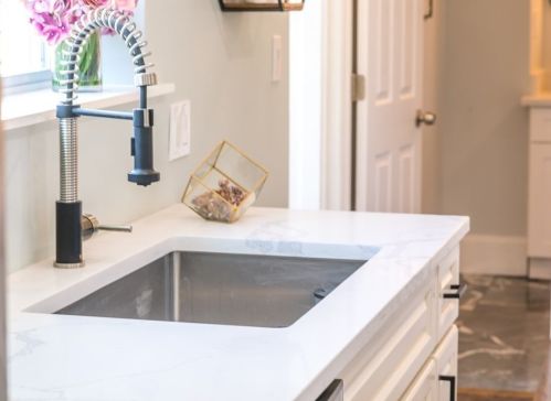 24 Mapledale Pl, Swampscott MA  01907-2038 exterior