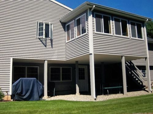109 Moore Hill Dr, Southington CT  06489-2929 exterior