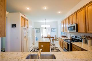 1236 Desert Vista Dr, Tucson, AZ 85748-7827