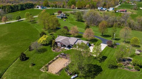 2306 Wesley Chapel Rd, Zanesville OH  43701-9334 exterior