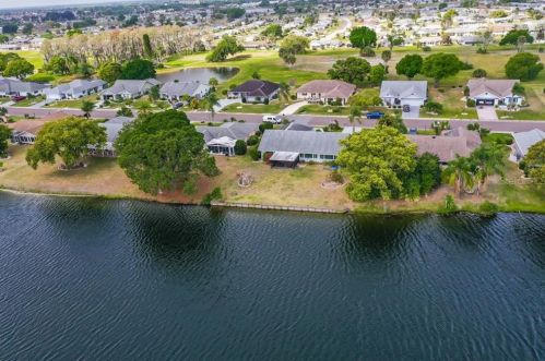 1017 El Rancho Dr, Ruskin, FL 33573-6223