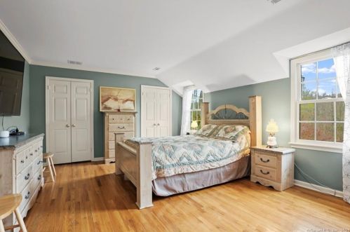 111 Little Brook Rd, New Canaan CT  06840-4917 exterior