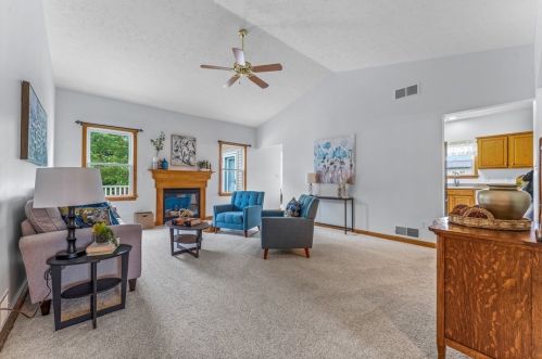 46 Wynfield Ln, New Wilmington, PA 16142-2032
