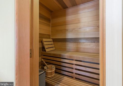 830 Creekview Dr, Blue Bell PA 19422-2729 exterior