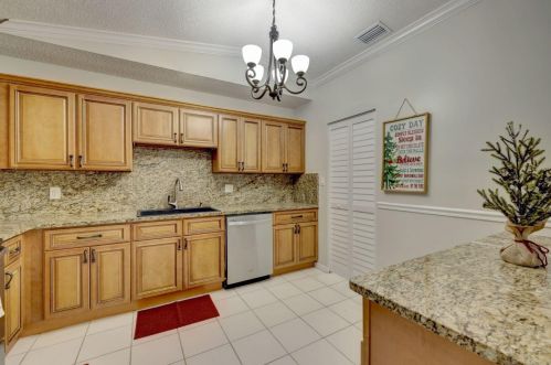 1431 Captains Walk, Fort Pierce FL  34950-6921 exterior