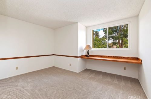 5807 Greens Dr, Riverside CA  92509-7327 exterior