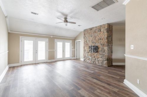 129 Chariss Glen Dr, League City, TX 77573-5967