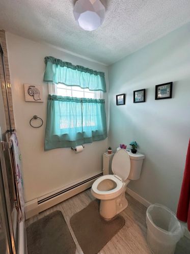 21 Dianna Rd, Londonderry NH  03053-3237 exterior