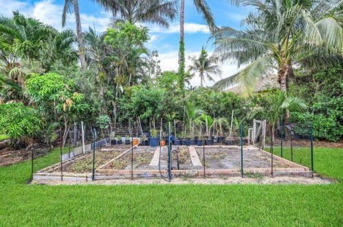 616 Somerset Ct, Marco Island FL  34145-2450 exterior