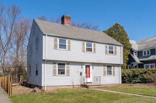 70 Ridgewood Ave, North Haven, CT 06473-4440