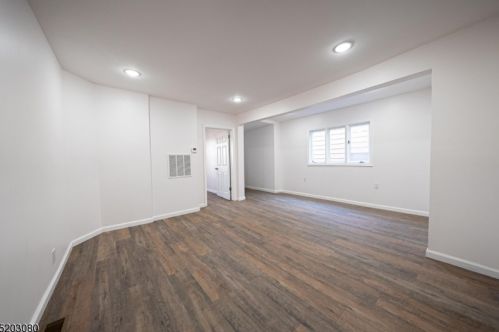 76 25th St, Bayonne NJ  07002-4937 exterior