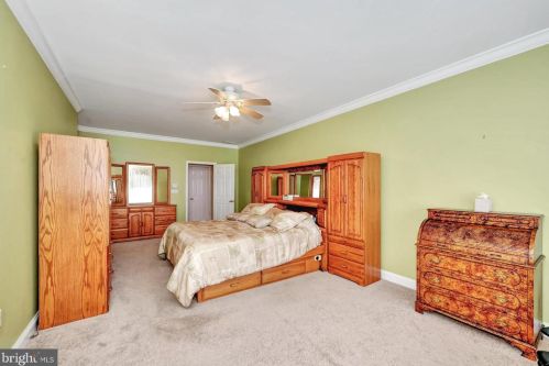 24 Chamber Ln, Columbus NJ  08022-2313 exterior