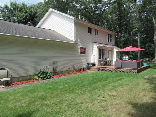 67 Standring St, Cumberland RI  02864-5221 exterior