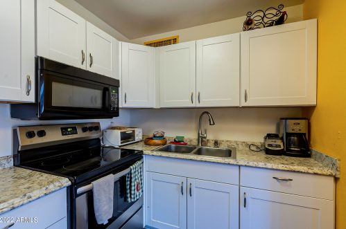 4741 Burgess Ln, Phoenix AZ  85042-5327 exterior