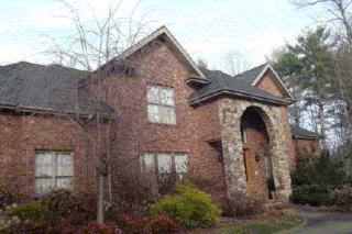 25 Portobello Rd, Oak Park, NC 28704-8608