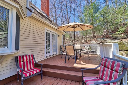 19 Tania Dr, Manchester CT  06040-6824 exterior