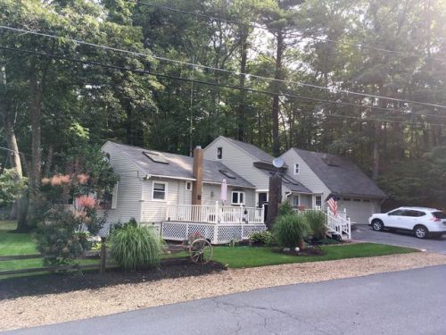 15 Hitty Rd, Salem, NH 03079-1444