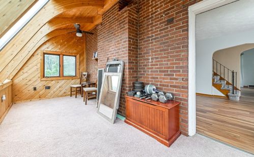 3437 Pinewood Dr, Whitaker PA  15120-1367 exterior