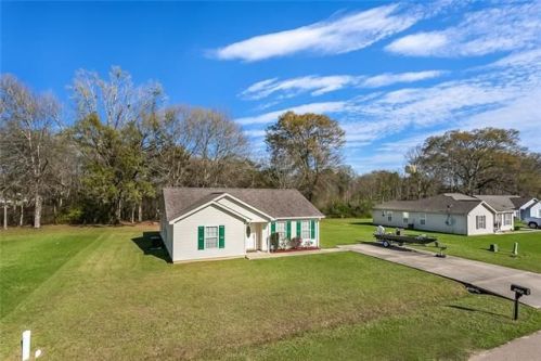326 Glendale Dr, Leonard Chapel, LA 70443-5306