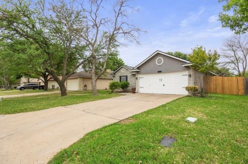 117 Crystal Knoll Blvd, Georgetown TX  78626-4776 exterior