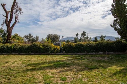 42371 Cosmic Dr, Temecula CA 92592-3282 exterior