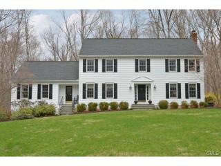 33 Bobbys Ct, Ridgefield, CT 06877-3503