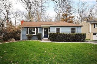 33 Oswego Ave, Oakland NJ  07436-2908 exterior