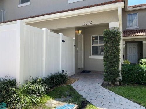 12646 54th Ct, Hollywood FL  33027-5485 exterior