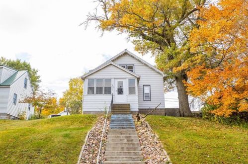 1403 Woodland Ave, Eau Claire, WI 54701-5005