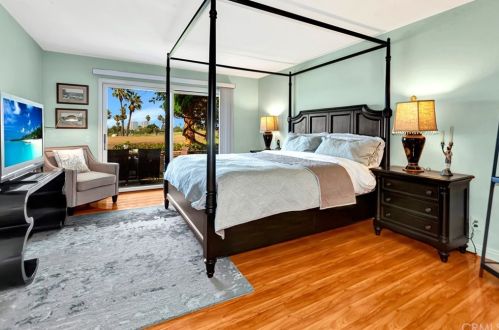 8 Arboles, Irvine CA 92612-2626 exterior